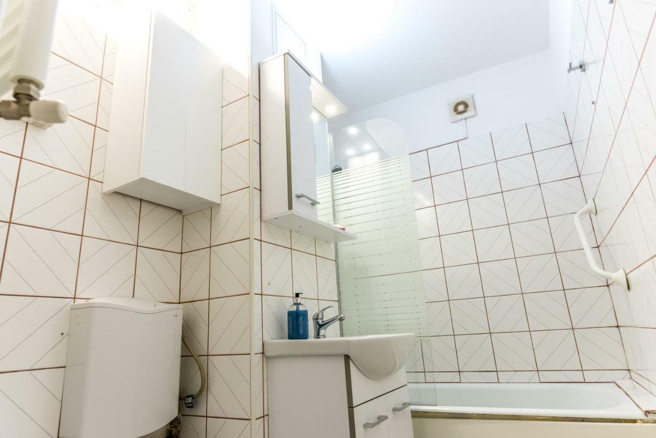 Di 30 M² Con 1 Camera * Timisoara